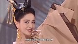 佟丽娅穿古装跳舞，看清她手部做的美甲，这才是对古装最大的尊重