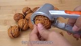 用核桃煮鸡蛋,比茶叶蛋好吃还能调理失眠