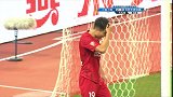 运气太差！胡靖航头球吊射高出横梁