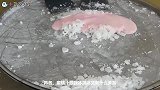 用水蜜桃汽水做炒冰淇淋，老板说这样能卖30元！