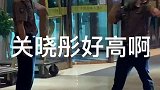鹿晗的女朋友好高啊