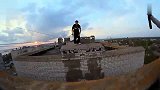 极限-15年-俄“倒立狂魔”亚历山大RusinoV楼顶前空翻-新闻