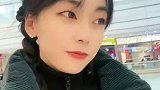 女子逛街让闺蜜一秒钟社死