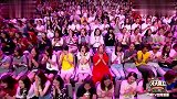 王一博摩托车锦标赛冠军粉丝大赞,王一博鞠躬回应,教养装不出!