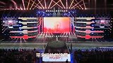 卓依婷深情演唱《明天会更好》，熟悉歌声让人思绪万千，太感动了