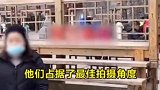 网友爆料：湖南张家界景区的最佳拍摄角度被安放木制阶梯收费