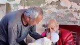 五代同堂接力喊爸爸抱孩子，温馨一幕让人羡慕