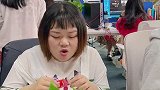到底是番茄酱的错，还是因为是团宠的问题... 欢乐办公室  办公室搞笑  原创搞笑  迷惑行为