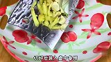 白菜猪肉炖粉条,白菜别直接下锅炖,多加一步入味解馋,太香了