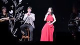 张杰演唱会联手张碧晨，首次现场演绎《只要平凡》，好听