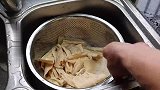 腐竹这做法太开胃了，不加一片肉，出锅比吃红烧肉还香，好吃下饭