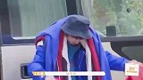 丁程鑫把衣服全套身上，瞬间变成绿巨人，这样真的不会热炸吗？