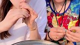带婆婆来吸虾