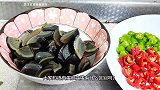 皮蛋别凉拌吃了，只服酒店大厨的特色做法，出锅时没想到这么好吃