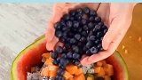 你一定不知道的西瓜绝妙吃法来了，看完视频的你学会了吗