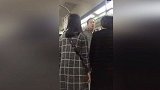 爆新鲜-20170305-北京地铁17岁男子辱骂俩女子并抢其手机