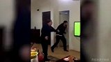 电视机“危”！球迷主队错失绝佳机会 墙上的它瑟瑟发抖