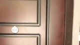美女小伙搞笑对话：我掉下去了