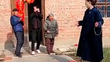 现在村里不让随便出进，在家自制套圈游戏玩