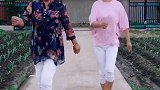 婆媳俩一起跳舞,怎么能这么好看啊