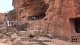 印度埃罗拉洞穴里的寺庙，可称得上是一个建筑奇迹