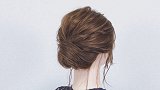 上班族必学的一款百搭发型，简单优雅显气质，长短都合适