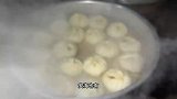福建泉州柴火蒸肉包，做30年仅做2样小吃，阿姨日做300个肉包