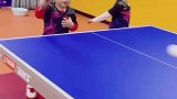萌娃日常训练乒乓球，还挺规范的