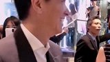 从跑龙套到现在的影帝，岁的他特别低调，人气仍不输小鲜肉！