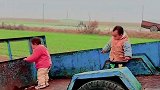 这就是农村吗，到处都是天然游乐场