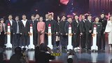 张馨予小心扶肚被指怀二胎 在线辟谣：馒头吃多了