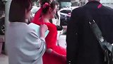 福建一姑娘远嫁广东小伙，酒店出嫁，居然要到家了，新郎才来接亲