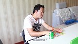 美女去隔壁老王家串门，没想两人因为吹牛打起来，结局太搞笑了