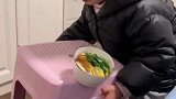 千金难买孝心趴地上也得吃完