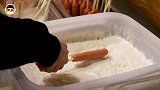 一天生产10000根香肠，看完制作你还敢吃吗？