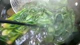 菠菜这样做，翠绿不变色，营养又美味，实在太好吃了