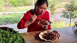 胖妹最爱吃豆腐了，“豆腐西施”见了胖妹都怕了，一顿全吃光
