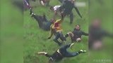 英国滚草坡大赛 感受一下什么叫群魔乱滚