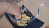 可做成无糖无面粉的椰子球，椰香浓郁，好吃无负担