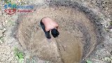 在野外要如何建造？牛人原地挖土，打造出仙境般的秘密泳池洞穴