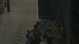 浙江一男子为博女友欢心 组团夜盗娃娃机