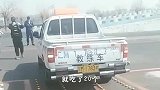 爆笑：小姐姐长得这么好看，可惜是个男人