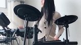 架子鼓小姐姐弹奏经典钢琴曲，一举一动，不愧是女神！