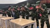 军训吃西瓜比赛，小伙是猪八戒看多了吧，这狼吞虎咽跟谁学的