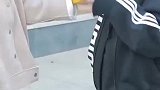 街头采访小姐姐表演最喜欢的段子，接下来她的举动成亮点！