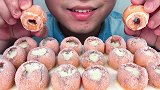 吃冰冻炼乳枇杷,听不同的咀嚼音!
