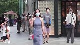 街拍，夏天穿裙子的美女有多好看？