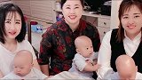 妈妈一胎生了三个儿子，每天小姨都要回娘家帮忙照看三个小家伙