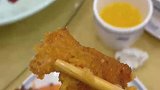你不吃算了，那我喂狗！