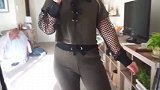 女性时装穿搭：渔网袖休闲套装